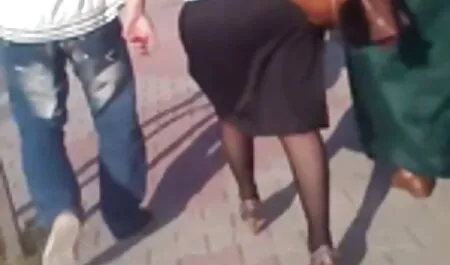 Housewife prefers tasting tap the granny blowjob seller